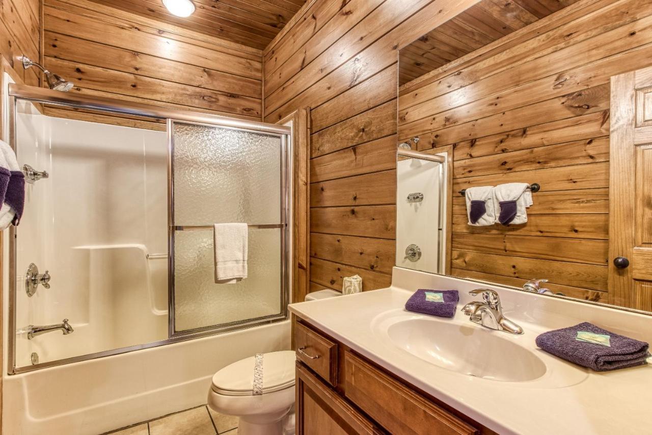 Lazy Bear Lodge, Hot Tub, Resort Pool, Wifi, 1089 Free Tickets Each Paid Day, Dollywood And More Gatlinburg Kültér fotó