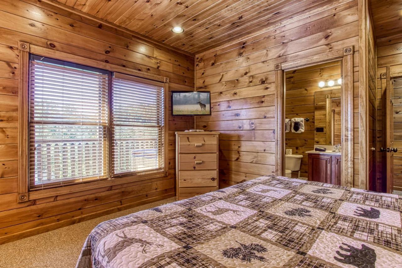 Lazy Bear Lodge, Hot Tub, Resort Pool, Wifi, 1089 Free Tickets Each Paid Day, Dollywood And More Gatlinburg Kültér fotó