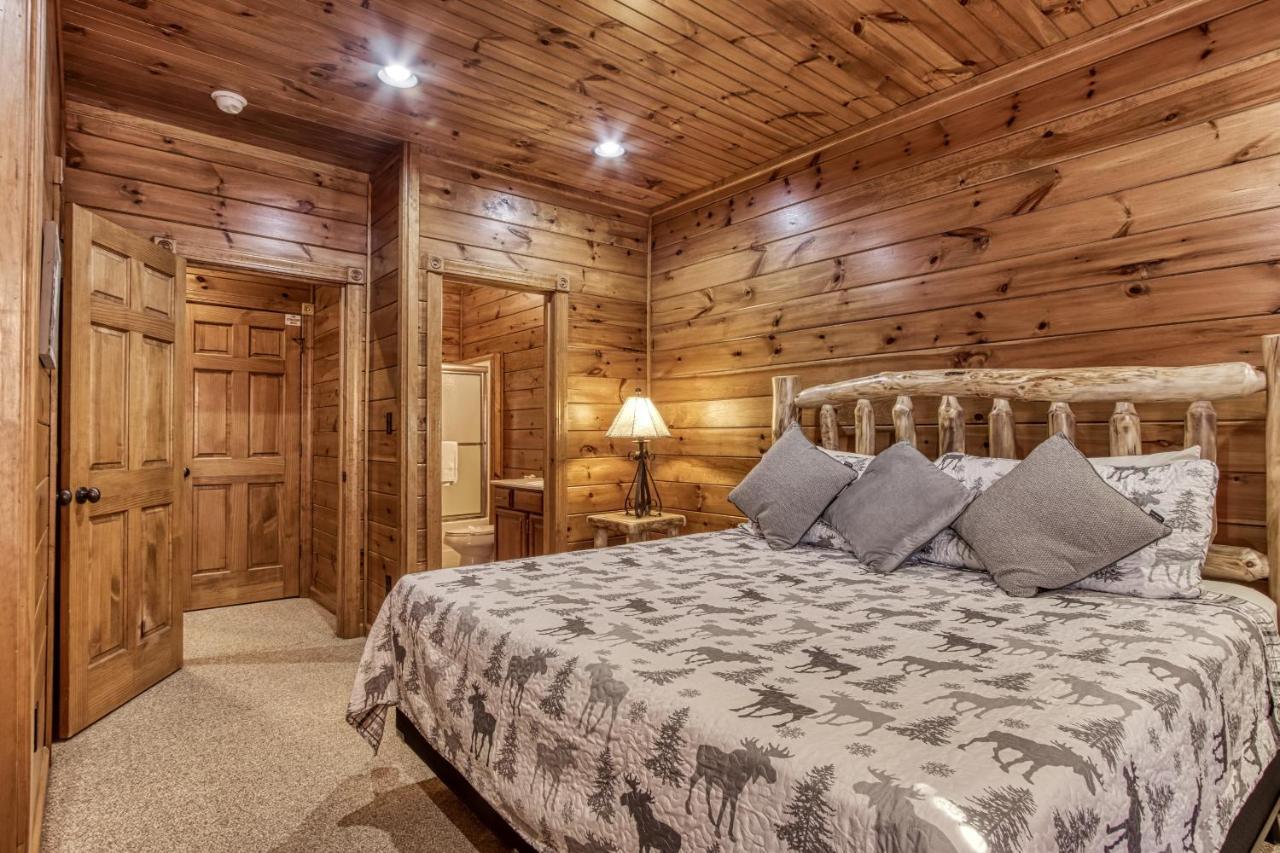Lazy Bear Lodge, Hot Tub, Resort Pool, Wifi, 1089 Free Tickets Each Paid Day, Dollywood And More Gatlinburg Kültér fotó