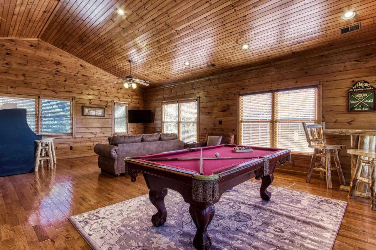 Lazy Bear Lodge, Hot Tub, Resort Pool, Wifi, 1089 Free Tickets Each Paid Day, Dollywood And More Gatlinburg Kültér fotó