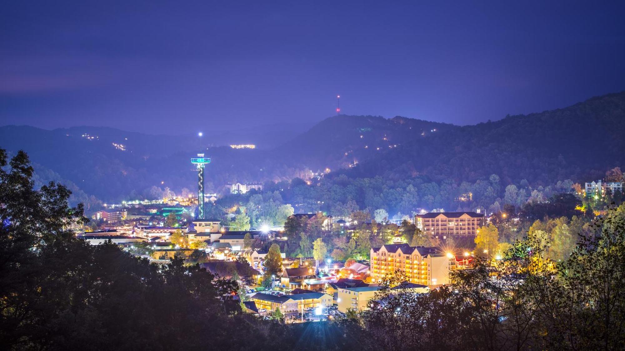 Lazy Bear Lodge, Hot Tub, Resort Pool, Wifi, 1089 Free Tickets Each Paid Day, Dollywood And More Gatlinburg Kültér fotó